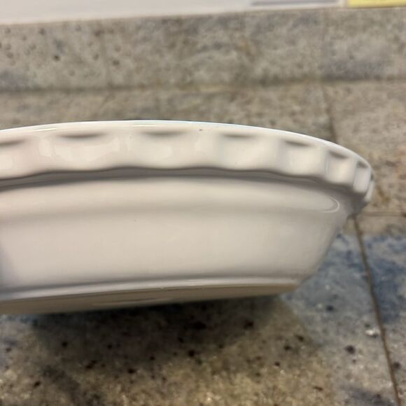Chantal White Stoneware Deep Dish Pie Dish Pie Plate - Picture 8 of 9